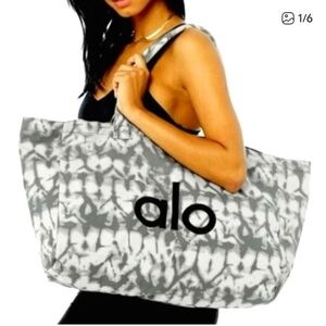 ALO Yoga Black and Gray Patterned Tote Bag